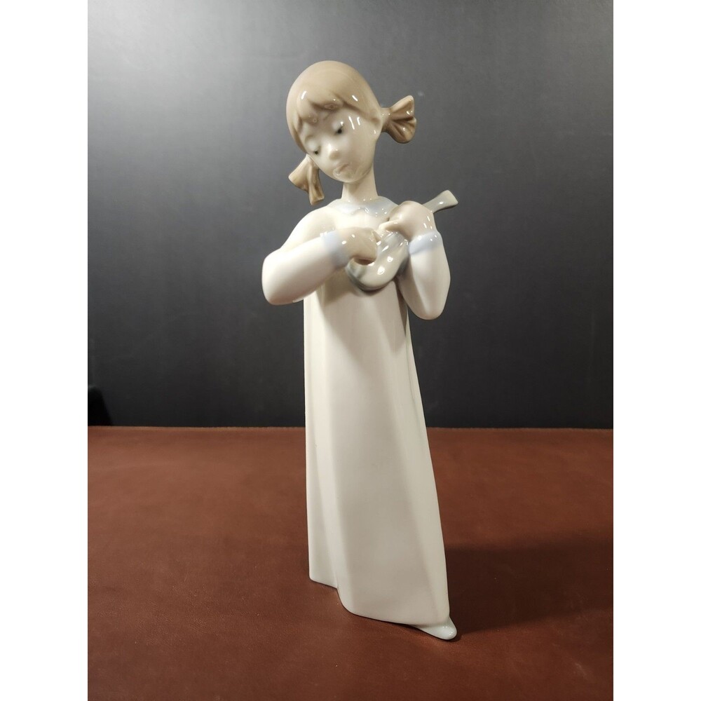vintage Lladró porcelain figurine titled "Girl With Guitar," model #4871,